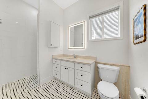 Tiny photo for 228 Juneway Terrace, Lake Bluff, IL 60044 (MLS # 12577248)