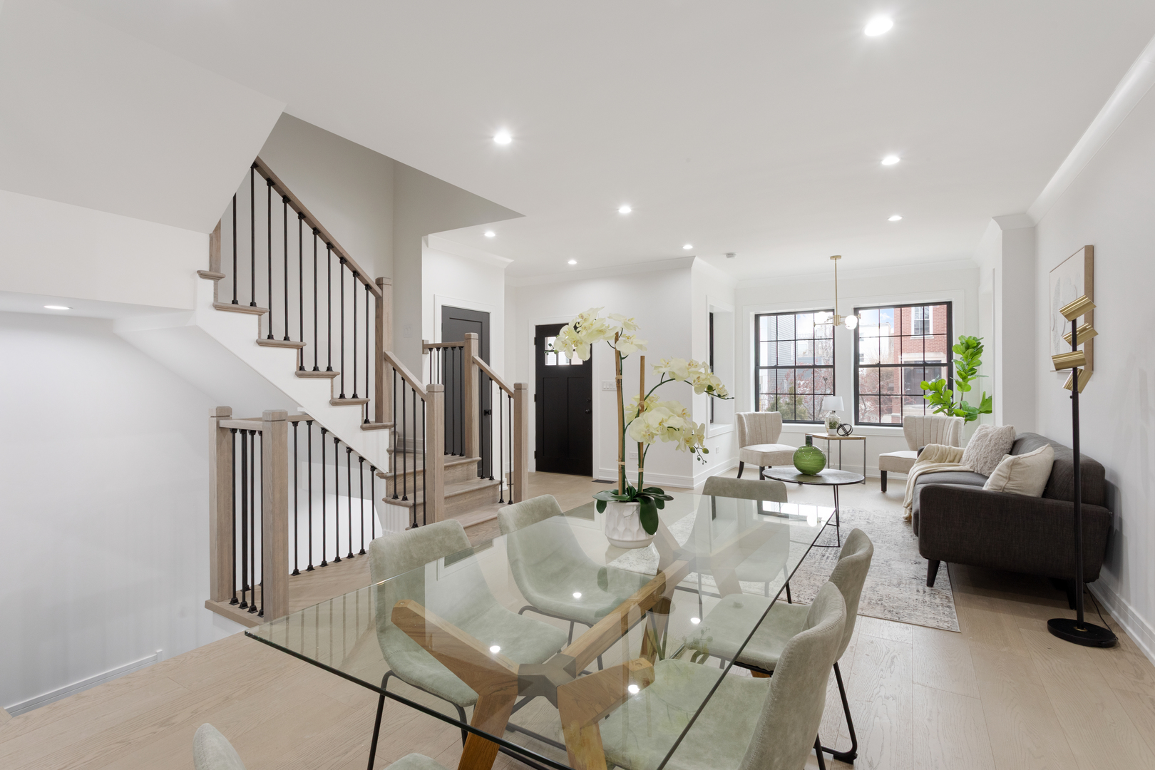 2624 N Hamlin Avenue