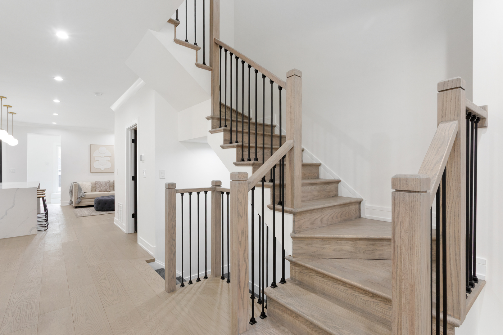 2624 N Hamlin Avenue