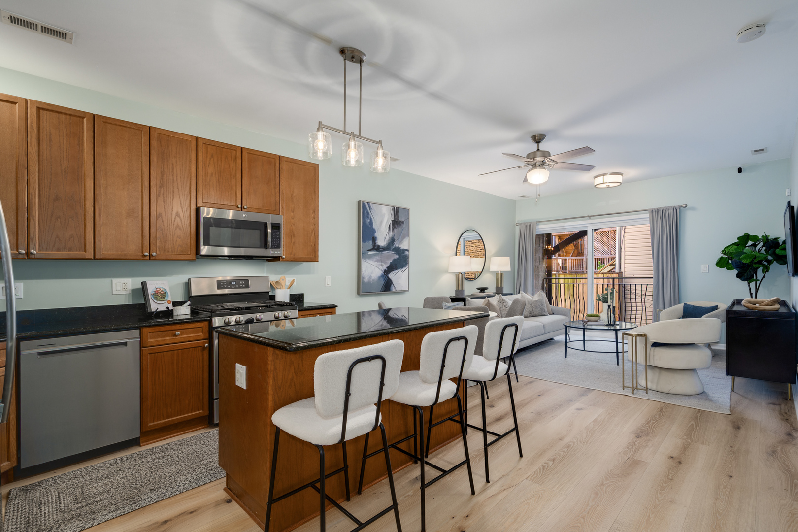 2720 W Cortland Street 105