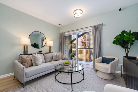 Tiny photo for 2720 W Cortland Street #105, Chicago, IL 60647 (MLS # 12625947)