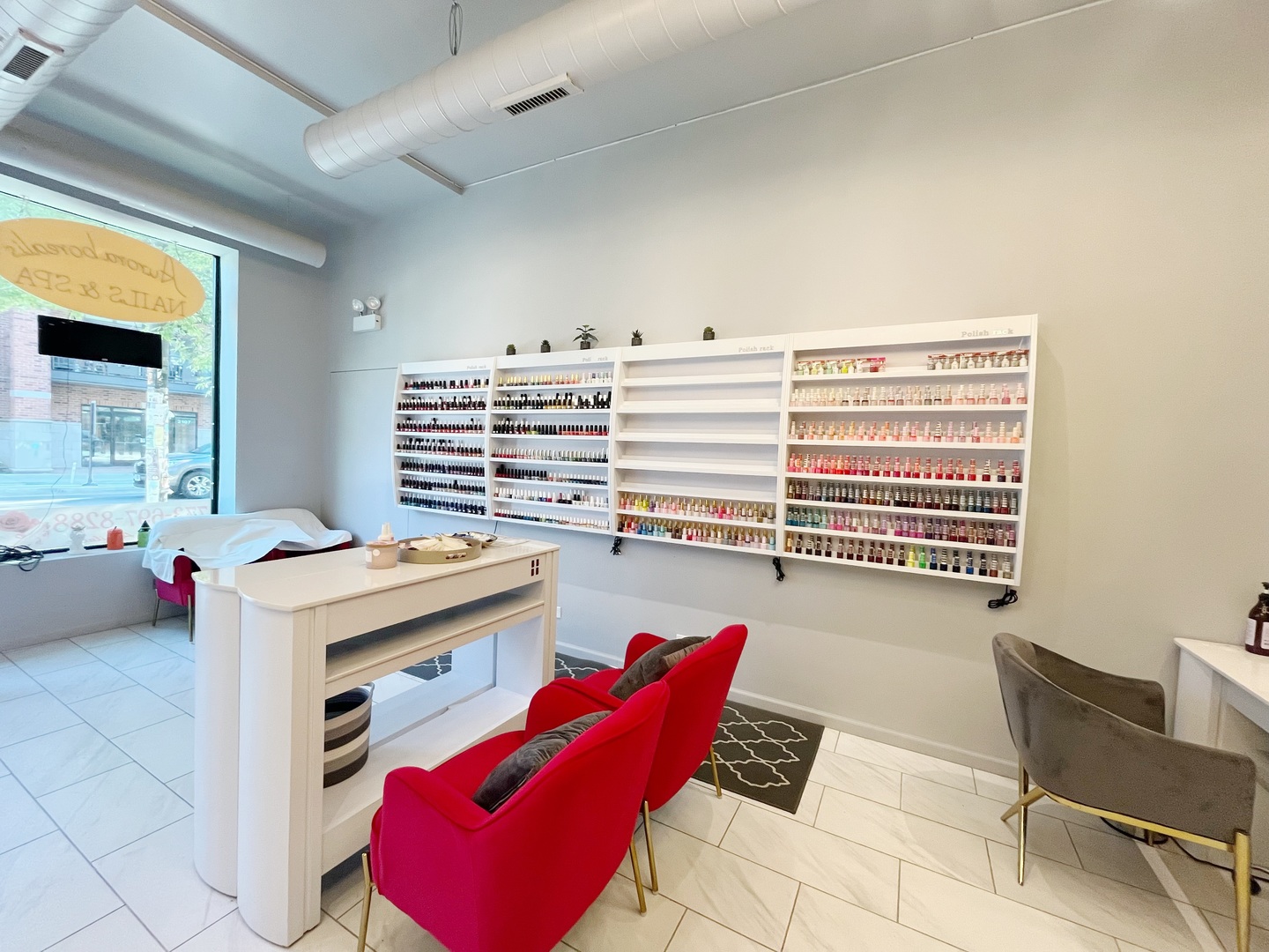 2104 W BELMONT Avenue 1E