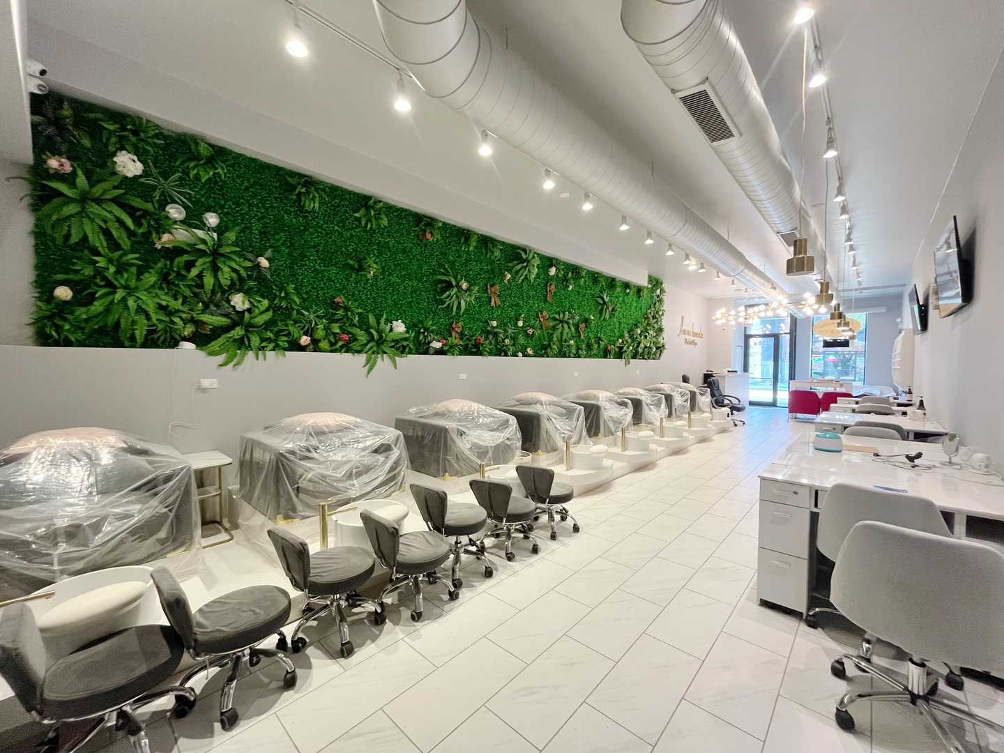 2104 W BELMONT Avenue 1E