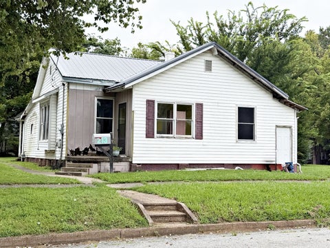 Tiny photo for 213 E 9TH ST Street, Metropolis, IL 62960 (MLS # 12722251)