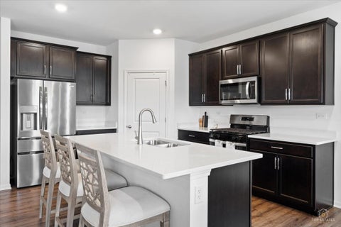 Tiny photo for 695 Kentshire Circle, Elgin, IL 60124 (MLS # 12766249)