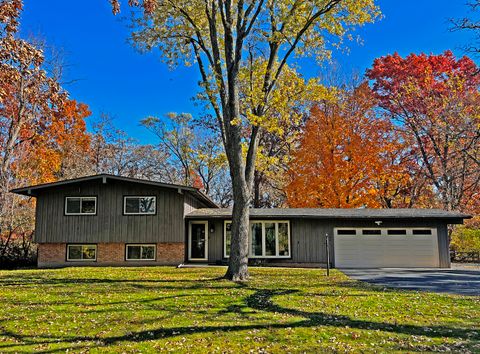 Photo of 109 Crooked Creek Trail, Barrington, IL 60010 (MLS # 12513917)