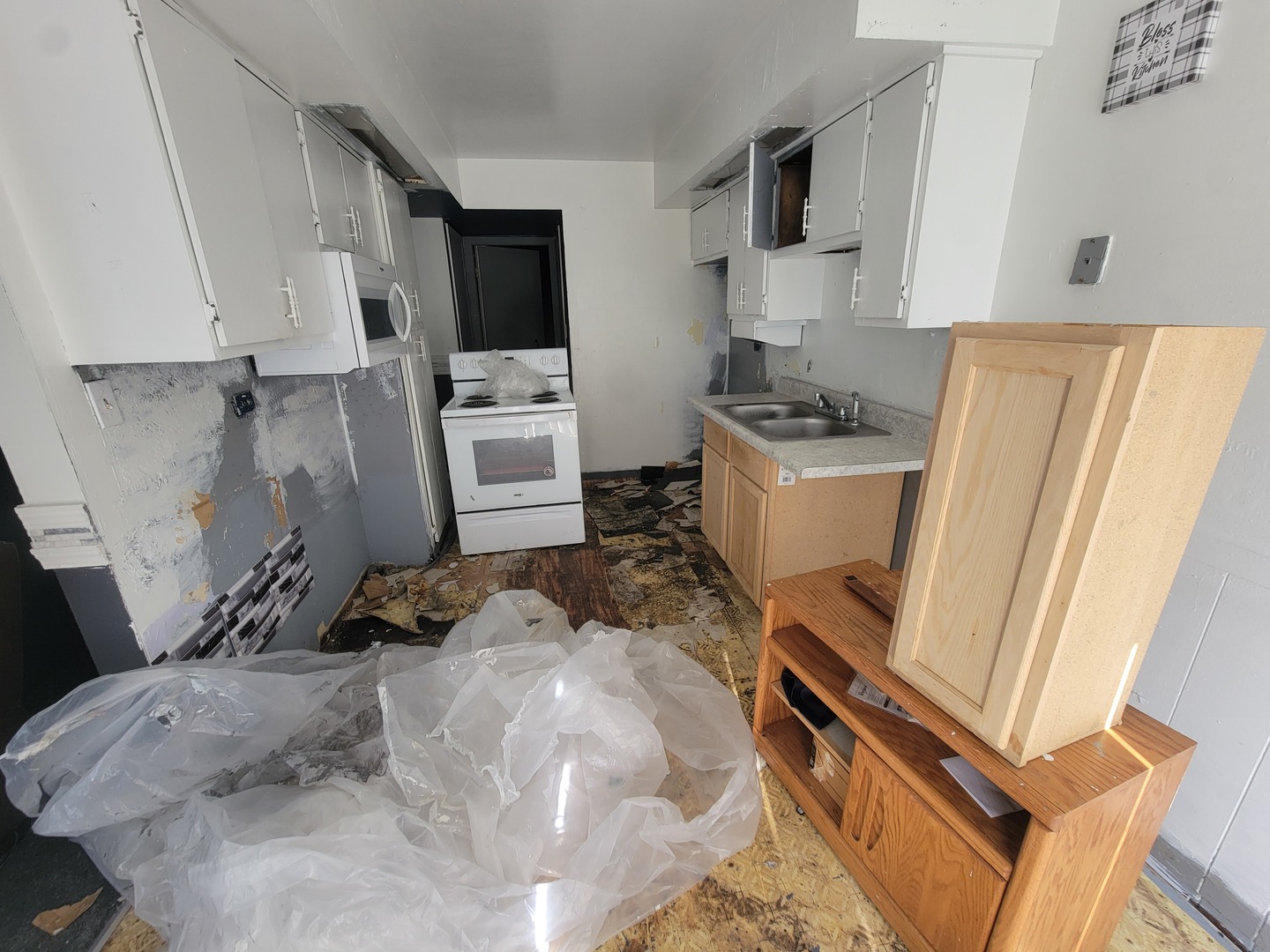 17W747 Standish Lane