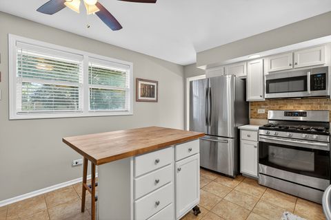 Tiny photo for 612 Edgebrook Drive, Shorewood, IL 60404 (MLS # 12485592)