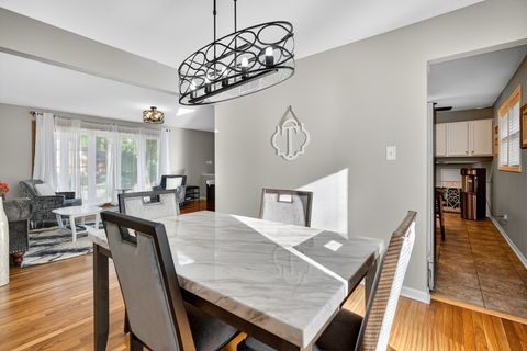 Tiny photo for 612 Edgebrook Drive, Shorewood, IL 60404 (MLS # 12485592)