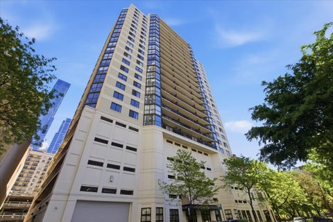 Photo of 33 W Delaware Place #19E, Chicago, IL 60610 (MLS # 12646198)