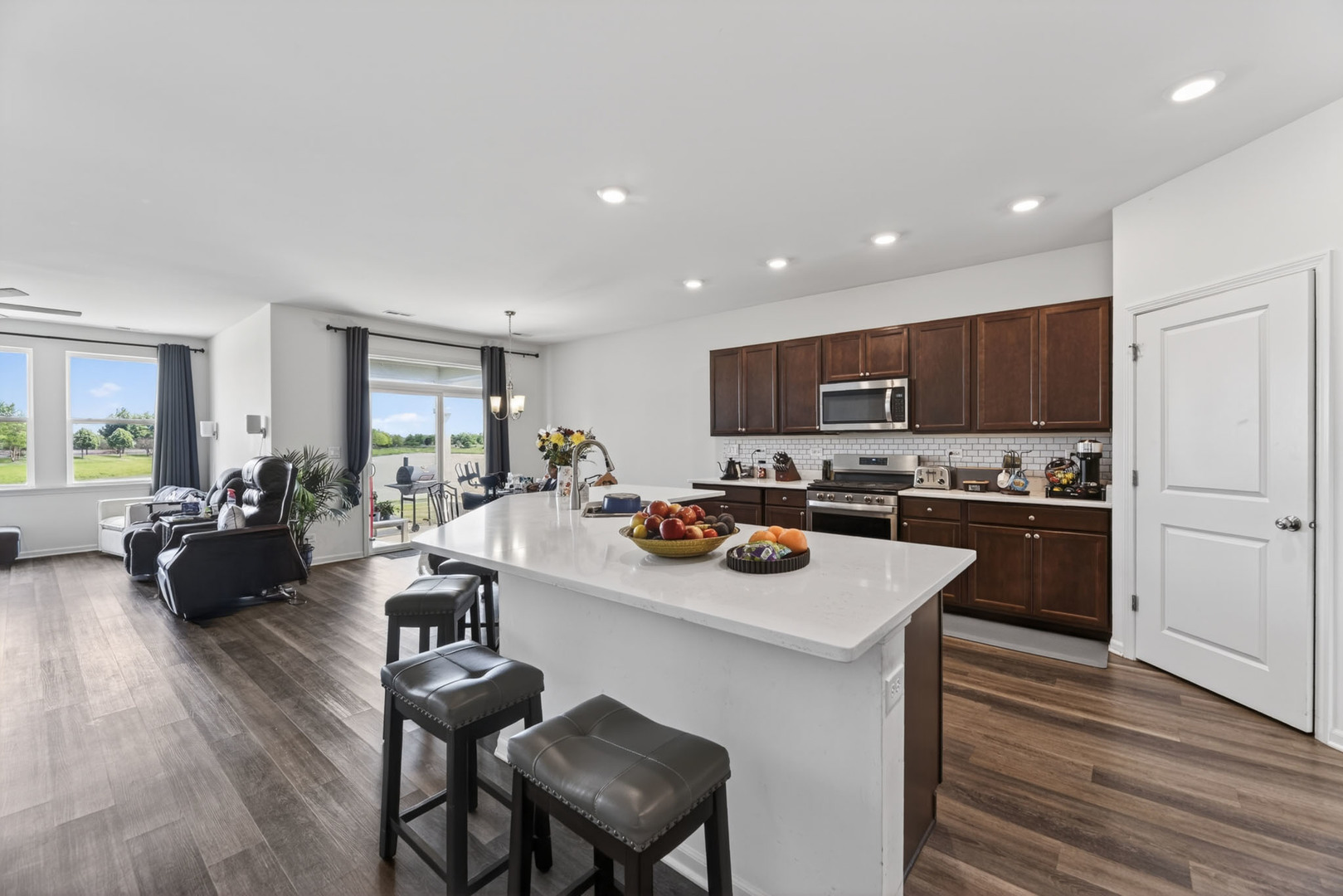 833 Americana Avenue