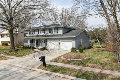 Tiny photo for 2540 E Crest Avenue, Bettendorf, IA 52722 (MLS # 12601362)