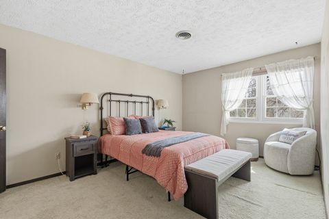 Tiny photo for 2540 E Crest Avenue, Bettendorf, IA 52722 (MLS # 12601362)