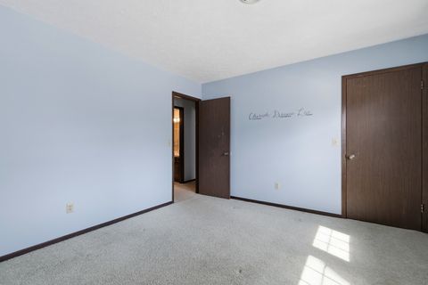 Tiny photo for 2540 E Crest Avenue, Bettendorf, IA 52722 (MLS # 12601362)
