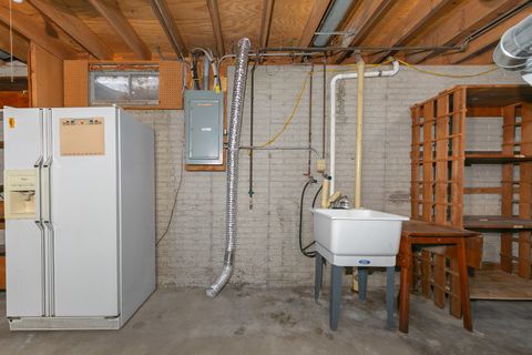 Tiny photo for 2540 E Crest Avenue, Bettendorf, IA 52722 (MLS # 12601362)