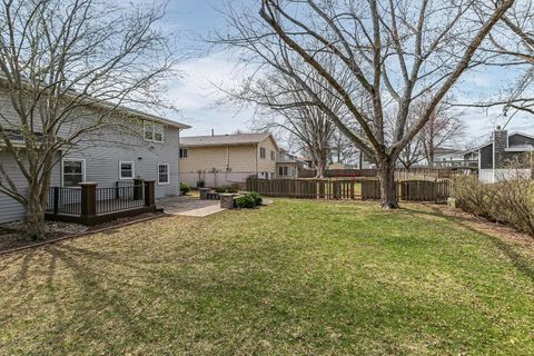 Tiny photo for 2540 E Crest Avenue, Bettendorf, IA 52722 (MLS # 12601362)