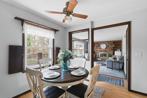 Tiny photo for 2540 E Crest Avenue, Bettendorf, IA 52722 (MLS # 12601362)