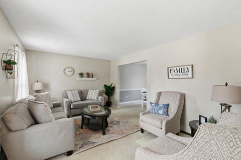 Tiny photo for 2540 E Crest Avenue, Bettendorf, IA 52722 (MLS # 12601362)