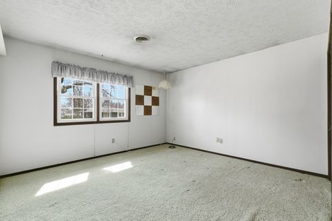 Tiny photo for 2540 E Crest Avenue, Bettendorf, IA 52722 (MLS # 12601362)