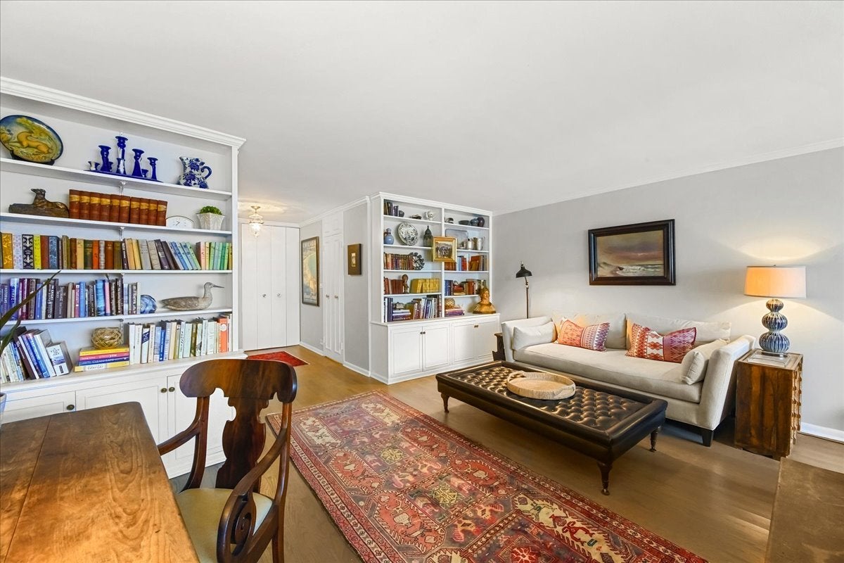 1630 Sheridan Road 2G