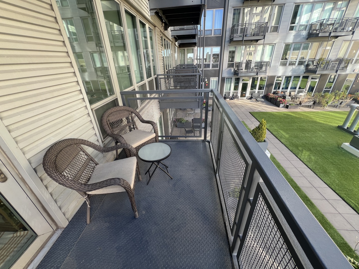 565 W Quincy Street 911