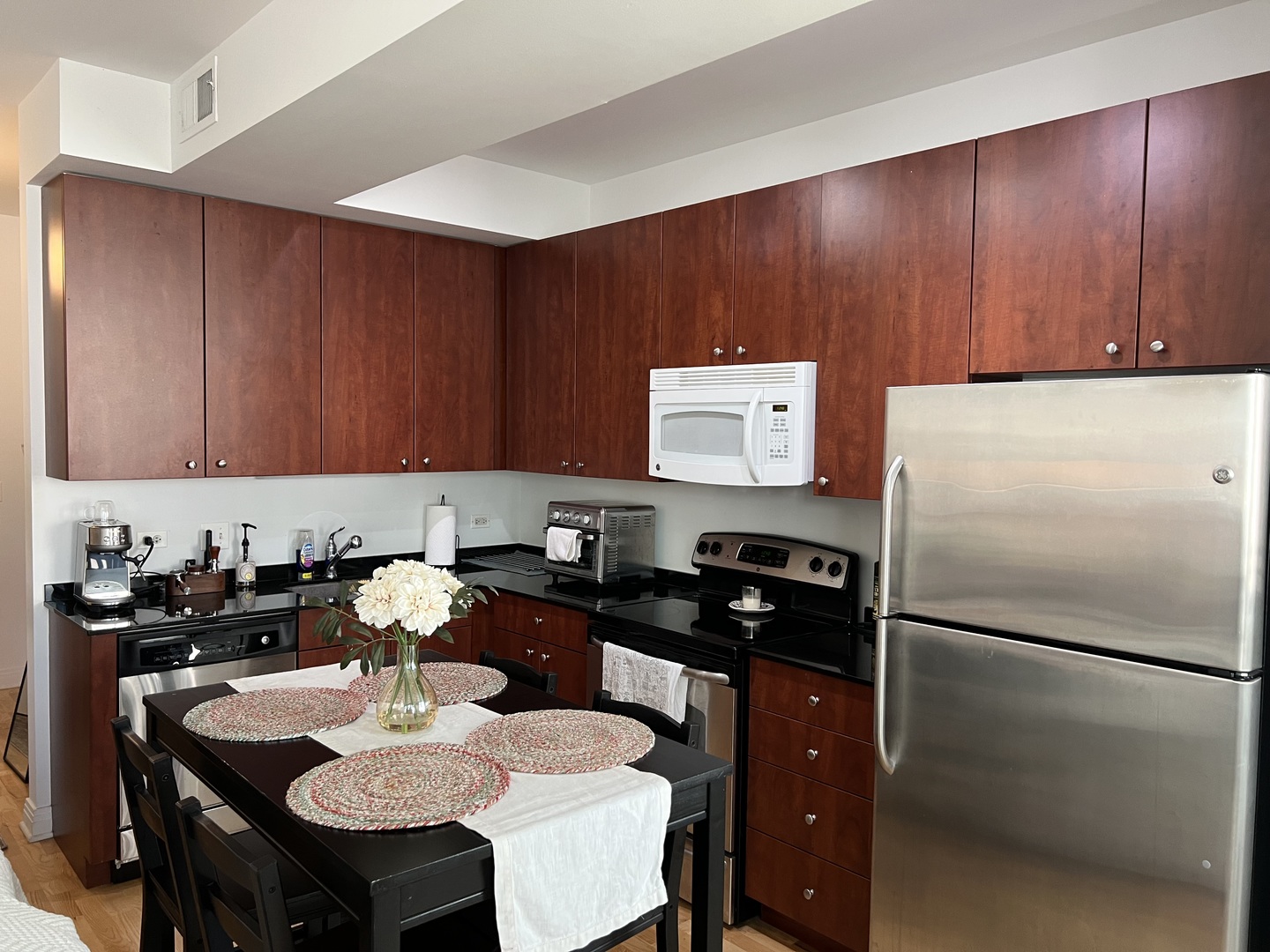 565 W Quincy Street 911