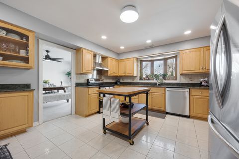 Tiny photo for 13210 S 85th Avenue, Palos Park, IL 60464 (MLS # 12573974)