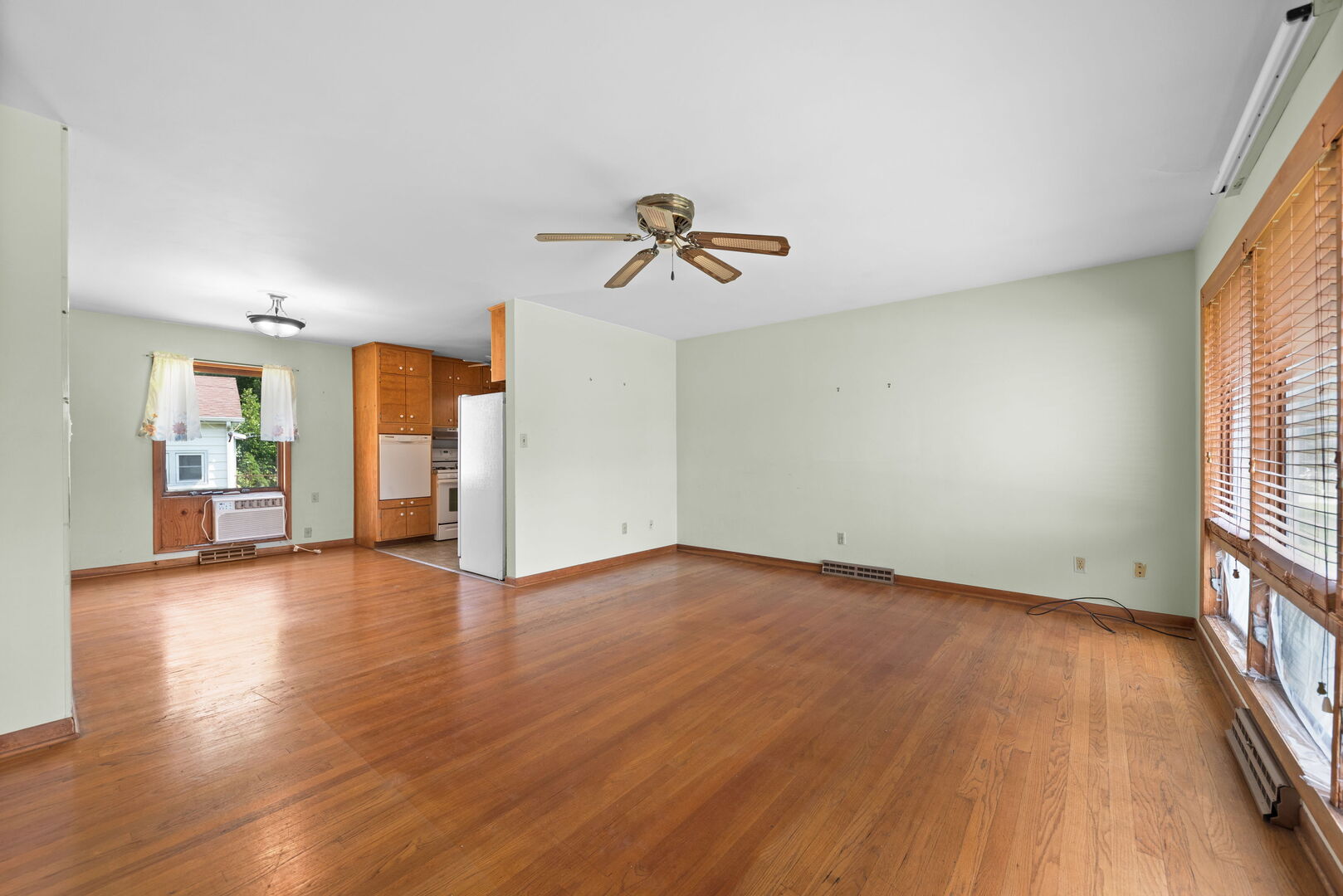 345 W Jeffery Street