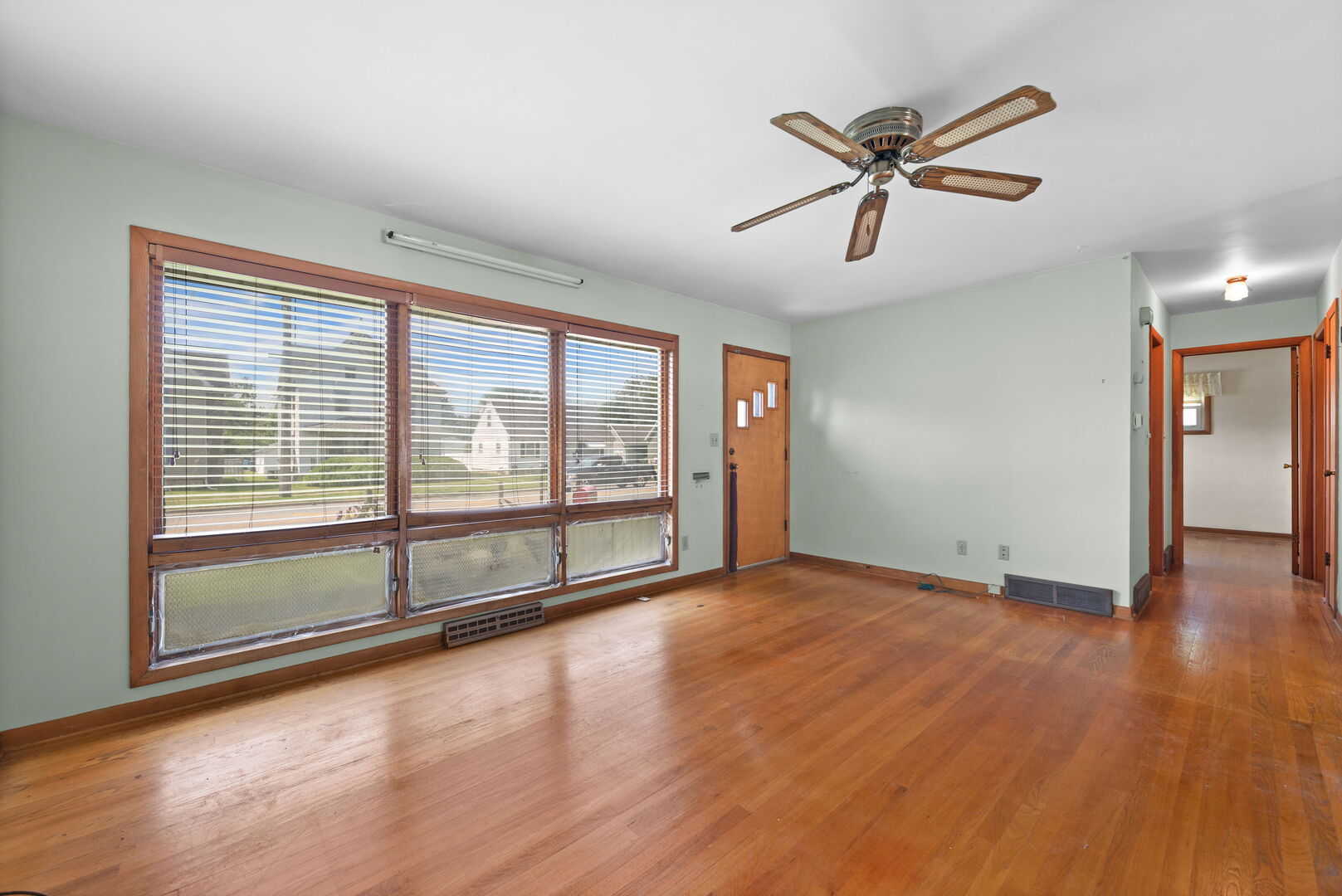 345 W Jeffery Street