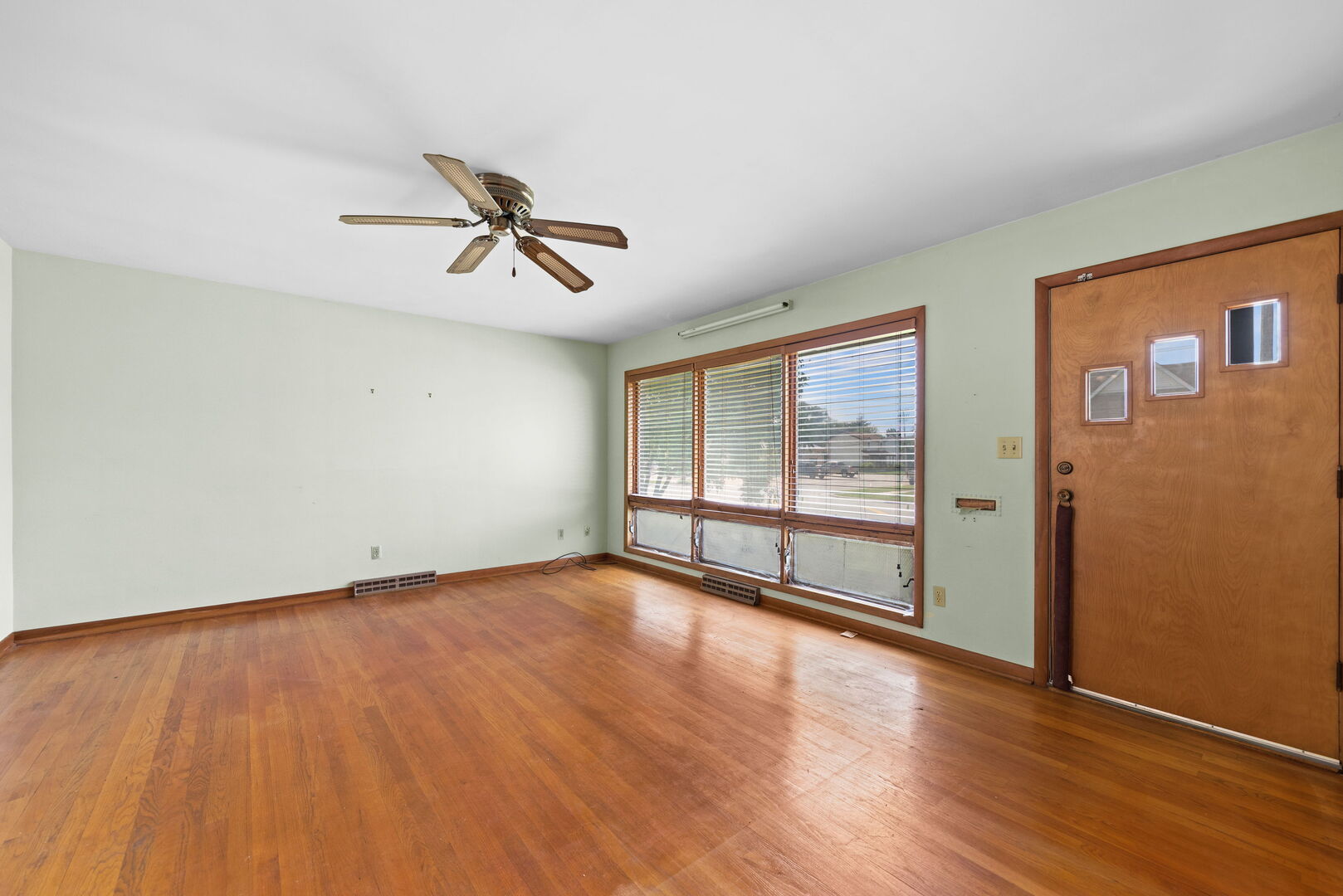345 W Jeffery Street