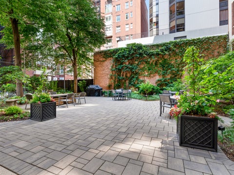 Tiny photo for 232 E Walton Place #3E, Chicago, IL 60611 (MLS # 12754732)