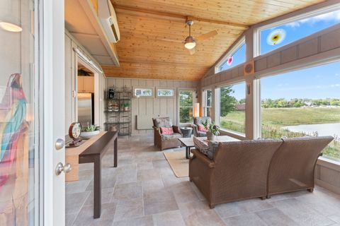 Tiny photo for 566 W Bridge View Court, Palatine, IL 60067 (MLS # 12474434)
