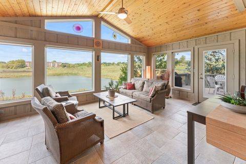 Tiny photo for 566 W Bridge View Court, Palatine, IL 60067 (MLS # 12474434)