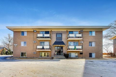 Tiny photo for 7410 W 111th Street #310, Worth, IL 60482 (MLS # 12621940)