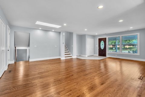 Tiny photo for 440 Huehl Road, Northbrook, IL 60062 (MLS # 12467373)