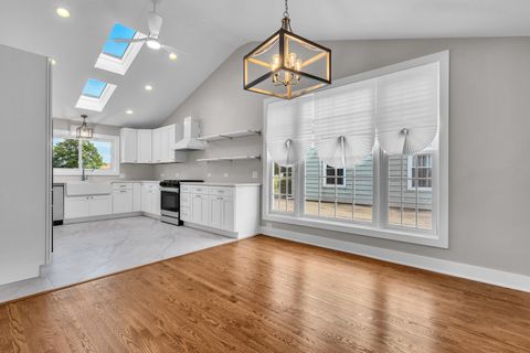 Tiny photo for 440 Huehl Road, Northbrook, IL 60062 (MLS # 12467373)