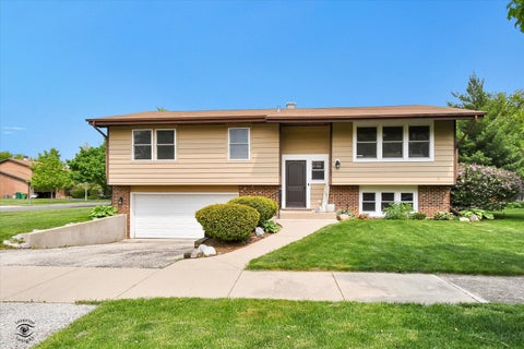 Photo of 99 Mayer Avenue, Wheeling, IL 60090 (MLS # 12640576)
