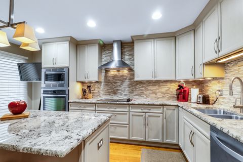 Tiny photo for 1372 Shire Circle, Inverness, IL 60067 (MLS # 12490164)