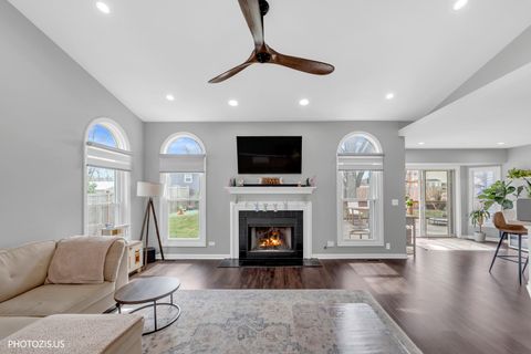 Tiny photo for 5221 Conifer Lane, Gurnee, IL 60031 (MLS # 12611085)