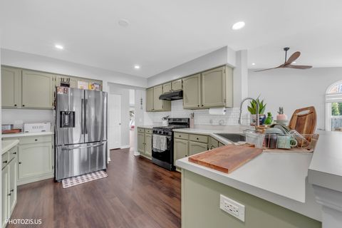 Tiny photo for 5221 Conifer Lane, Gurnee, IL 60031 (MLS # 12611085)