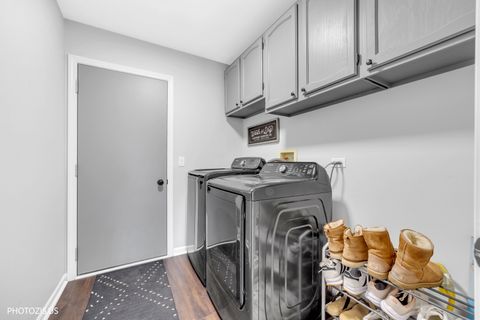 Tiny photo for 5221 Conifer Lane, Gurnee, IL 60031 (MLS # 12611085)