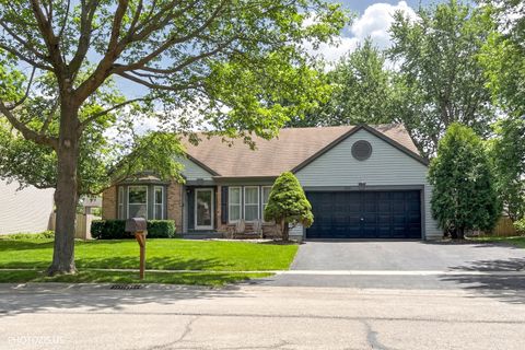 Tiny photo for 5221 Conifer Lane, Gurnee, IL 60031 (MLS # 12611085)