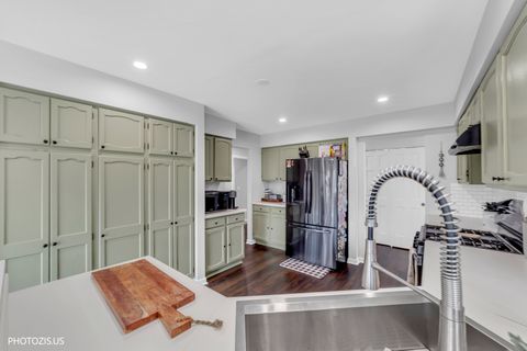 Tiny photo for 5221 Conifer Lane, Gurnee, IL 60031 (MLS # 12611085)