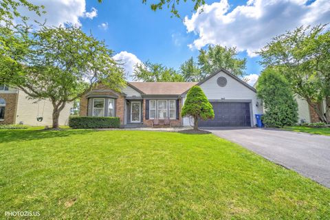 Photo of 5221 Conifer Lane, Gurnee, IL 60031 (MLS # 12611085)