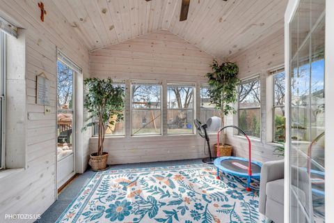 Tiny photo for 5221 Conifer Lane, Gurnee, IL 60031 (MLS # 12611085)