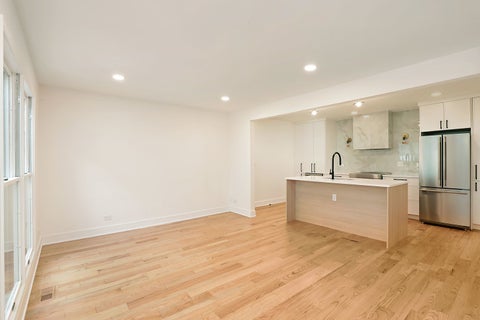 Tiny photo for 823 Suffield Square, Lincolnshire, IL 60069 (MLS # 12769454)