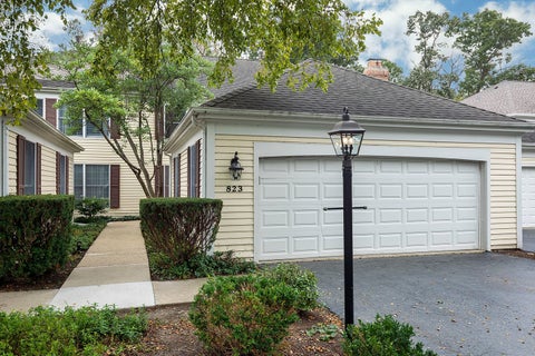 Photo of 823 Suffield Square, Lincolnshire, IL 60069 (MLS # 12769454)