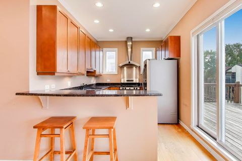 Tiny photo for 1425 W Victoria Street #3, Chicago, IL 60660 (MLS # 12488207)