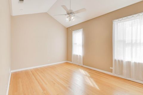Tiny photo for 1425 W Victoria Street #3, Chicago, IL 60660 (MLS # 12488207)