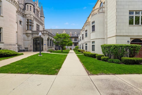 Tiny photo for 4938 S Drexel Boulevard #210, Chicago, IL 60615 (MLS # 12683217)